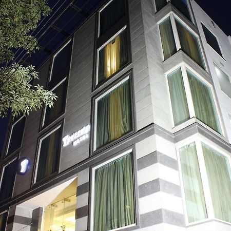 Rosemallow Hotel New Delhi Nova Deli Exterior foto